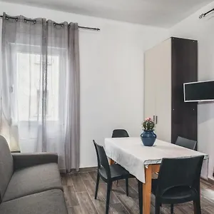 Nocleg ze śniadaniem Bulldog Station With Private Wc, Ac, Tv, Mestre